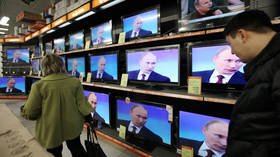 Western pundits confounded again as Putin’s popularity rises despite major shift in Russian news consumption from TV to online