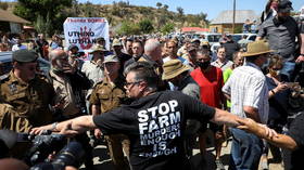 White farmer’s brutal murder sends protesters & counter-protesters to rally outside courthouse in South Africa