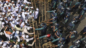 Police intervene as thousands of Islam defenders march to ‘lay siege’ on French embassy in Bangladesh (PHOTOS)