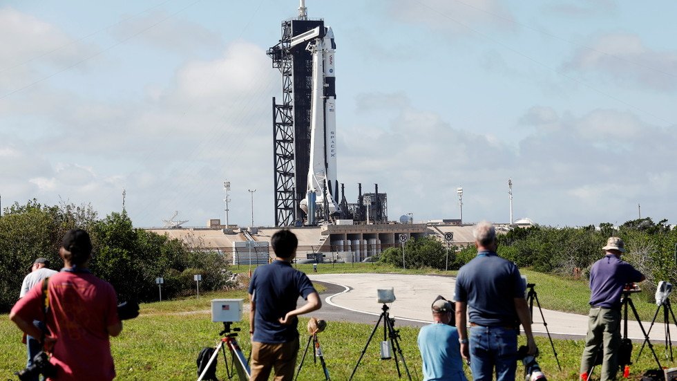 Crewed SpaceX launch DELAYED due to ‘winds and recovery operations ...