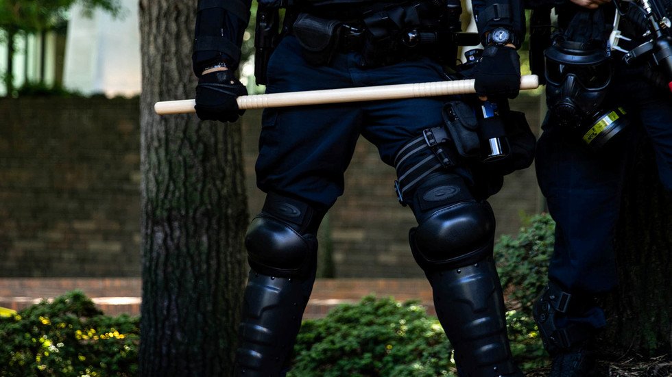 Portland protesters get rude awakening at ICE facility as DHS officers ...