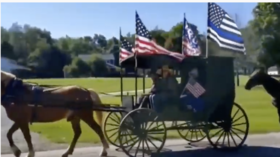 Trump Train, Amish-style? Horses & buggies fly Trump flags after president praises ‘Pennsylvania Dutch’ (VIDEOS)