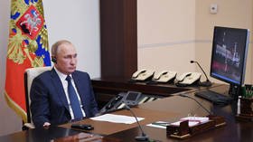 Putin announces that Russian peacekeepers are headed for Nagorno-Karabakh as Azerbaijan & Armenia sign suprise midnight armistice