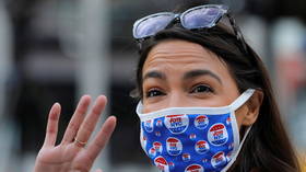 Republicans & Democrats clash over how to celebrate Thanksgiving amid pandemic after AOC says her family will gather via ZOOM CALL