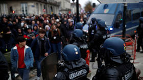 ‘Merkel must go, democracy must stay!’ Anti-lockdown protesters detained, doused with water cannon at central Berlin rally (VIDEO)