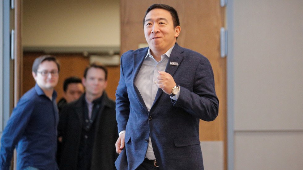 Former presidential candidate Andrew Yang files paperwork to run for