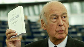 Valery Giscard d’Estaing, ex-president of France and author of ill-fated EU constitution, dies ‘due to Covid-19’ at age 94