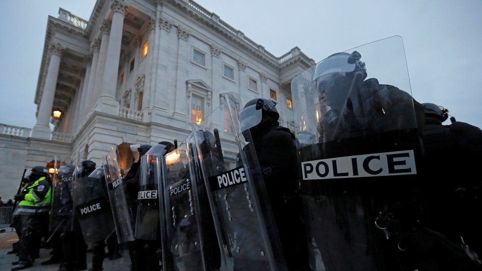 Police Officer Dies After Being Injured During US Capitol Riots — RT ...