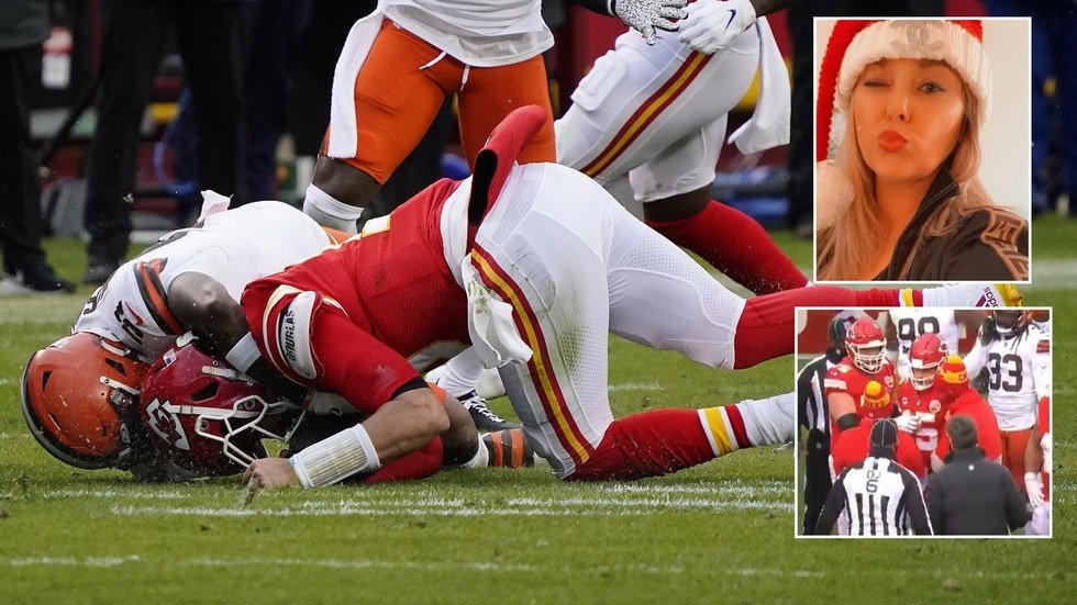 Patrick Mahomes' mom was not pleased with hit that injured QB: 'Trash  football