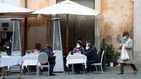 The rise of La Resistenza to Covid lockdowns! Defiant Italian bar and restaurant owners choose civil disobedience and reopen