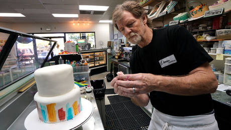 Baker Jack Phillips decorates a cake in his Masterpiece Cakeshop in Lakewood, Colorado US September 21, 2017. Picture taken September 21, 2017.