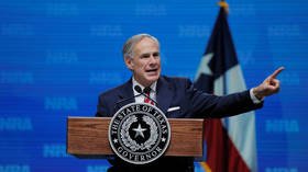 Texas gov lifts mask mandate & OKs businesses to operate at 100% capacity