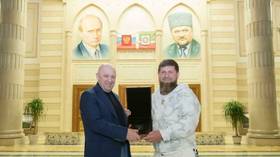 After FBI puts $250k reward on head of ‘Putin’s chef’ Prigozhin, Chechen boss Kadyrov posts photo with him & asks for ransom money