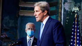 John Kerry caught flouting Biden’s mask mandate on flight, dismisses ‘elite hypocrite’ accusations as ‘malarkey’