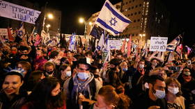 Israelis gather for massive anti-Netanyahu protest days before election as PM faces corruption scandal (VIDEO)