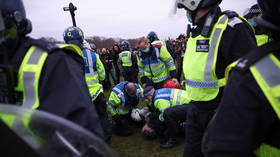 ‘Stop destroying our kids' lives!’ Clashes, arrests as thousands protest against Covid lockdown in London (VIDEOS)