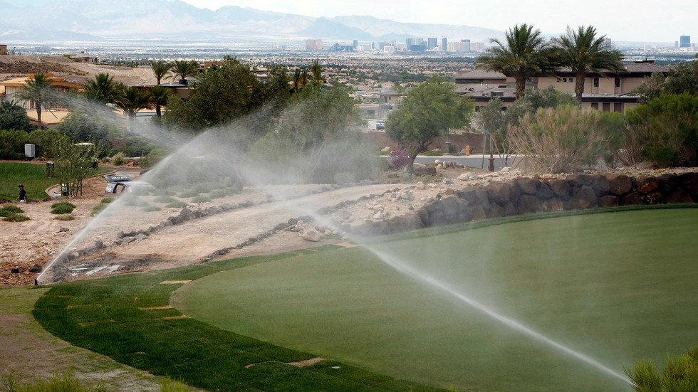 Nevada bans GRASS to battle drought, outlaws 31% of Las Vegas turf as ...