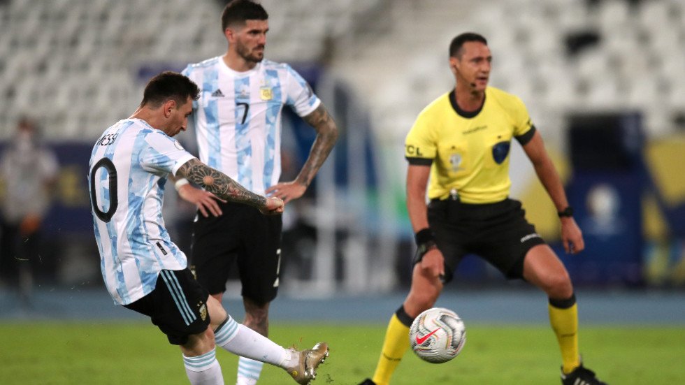 What a tribute: Messi mimics Maradona celebration after scoring ...