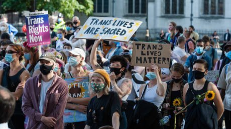 FILE PHOTO. Transgender people and their supporters take part in a rally in Parliament Square, London. © Getty Images / Wiktor Szymanowicz