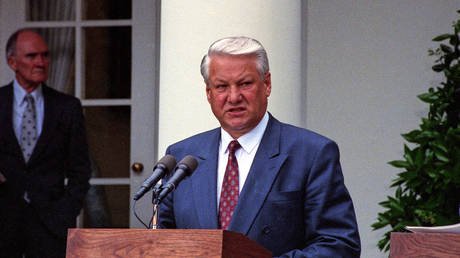 FILE PHOTO. Russian President Boris Yeltsin (1931 - 2007) speaks during a press conference in the White House's Rose Garden, Washington DC, June 16, 1992. © Getty Images / Ron Sachs