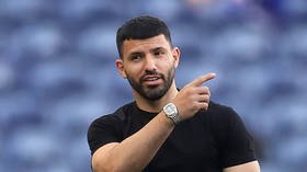 Nice timing: Aguero hands out $85K worth of watches to Man City staff, raffles off $60K Range Rover before heading to Barcelona
