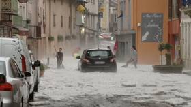 Freak storm buries French town in deluge of hail, locals forced to dig way out of homes (VIDEOS)