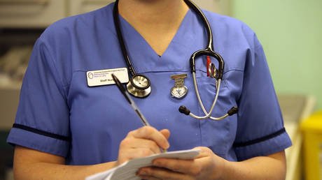 Nurses in the accident and emergency dept of Selly Oak Hospital work during a busy shift on March 16, 2010 in Birmingham, England. © Christopher Furlong/Getty Images