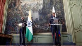 Russia & India denounce Covid-19 ‘vaccine discrimination & politicization,’ as Lavrov teases ditching US dollar in mutual trade