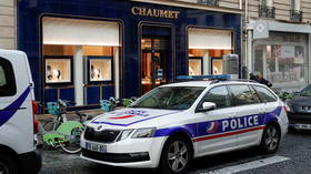 Luxury Paris jewelry store hit in broad daylight armed raid, over $2 million worth of loot reportedly stolen