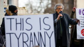 Prominent anti-vax activist Piers Corbyn takes MONOPOLY MONEY from fake vaccine investors in YouTube prank