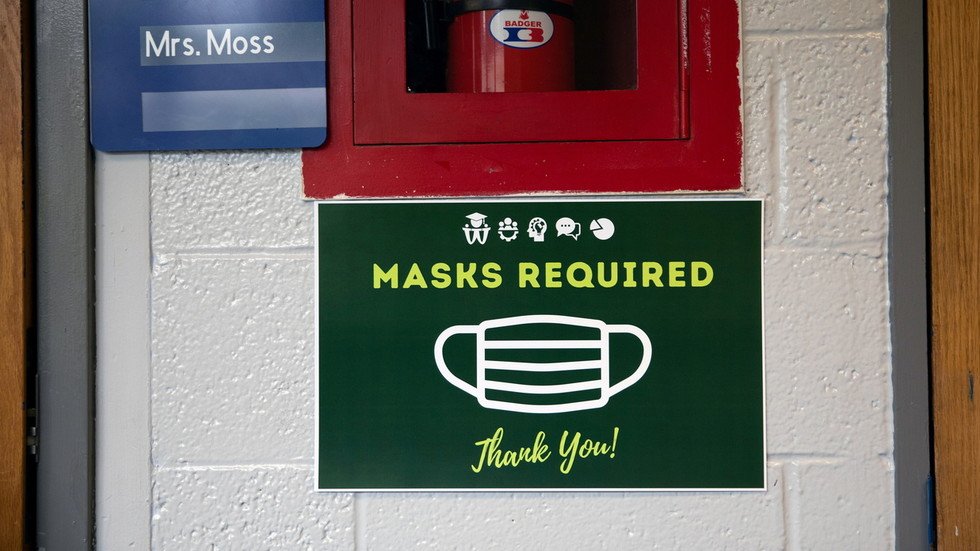 What harm? White House’s Psaki says her child is happy to wear mask