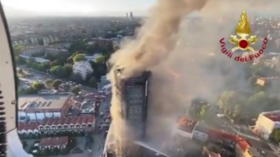 Massive fire erupts in high-rise residential building in Milan (VIDEOS)