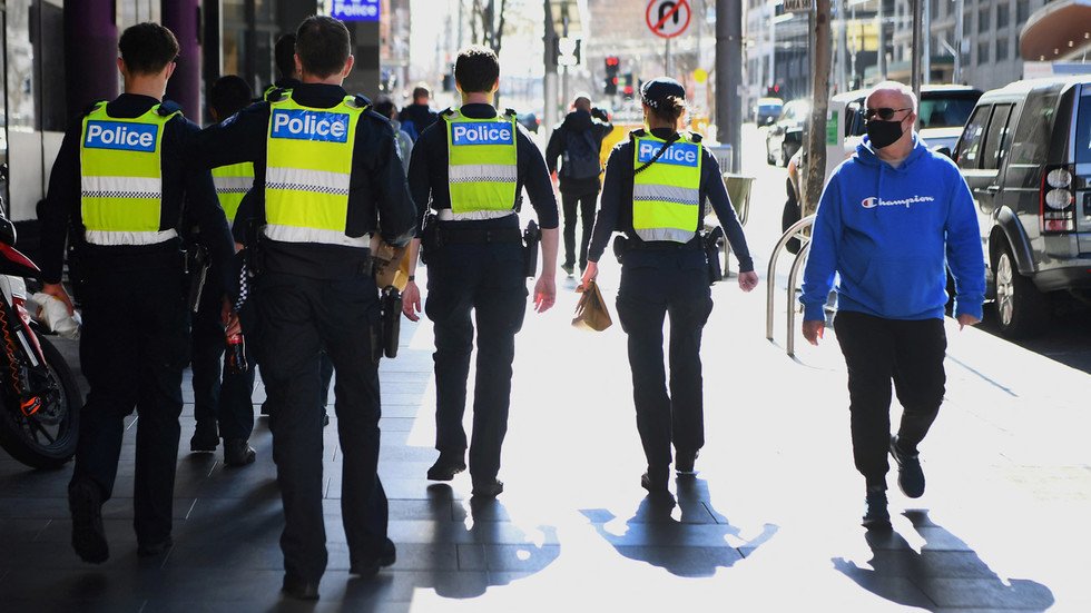 Melbourne Police Surround Synagogue As 100 Worshippers Reportedly ...