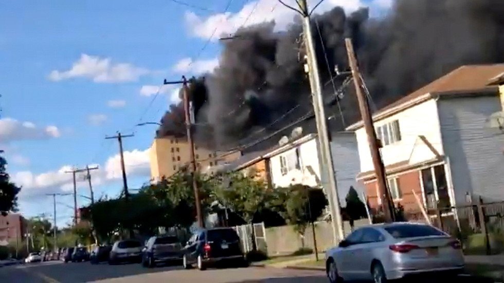 Several reported injured in massive blaze at NYC hospital, 100 ...