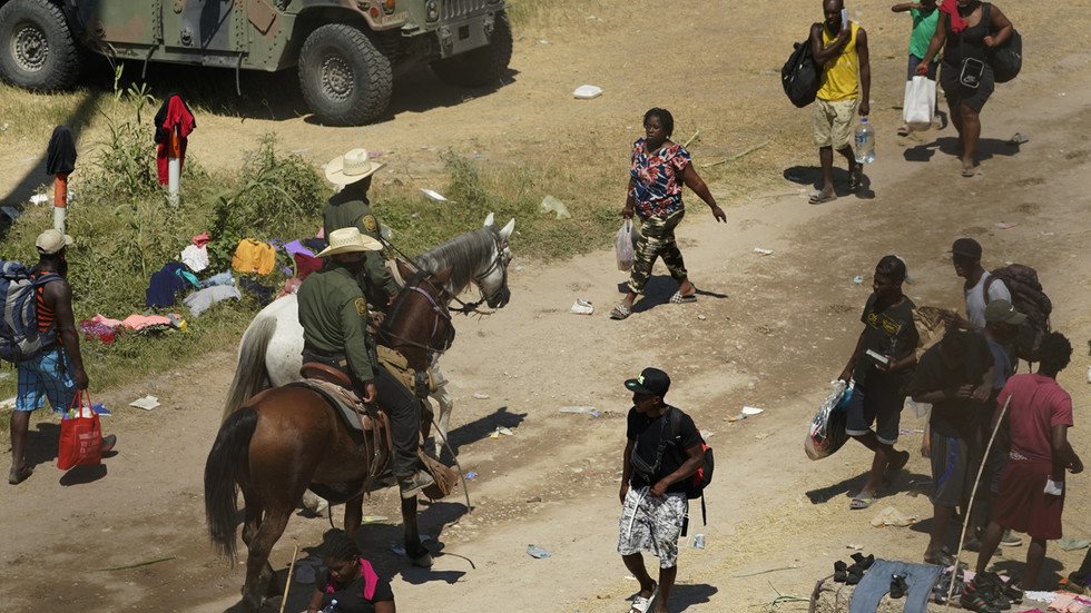 DHS suspends horseback patrols on border, after misleading ‘whipping of