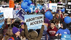 Texas six-week abortion ban takes effect after US Supreme Court fails to act, allows citizens to sue people aiding terminations