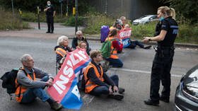 Climate protesters draw almighty backlash as tradesmen, including thermal insulation engineers, stuck in M25 roadblock
