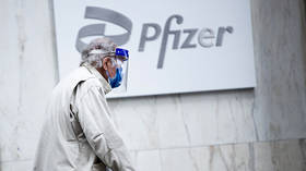 FDA greenlights Pfizer booster shots for elderly & those aged 18+ at ‘high risk’ from Covid-19, leaving room for interpretation