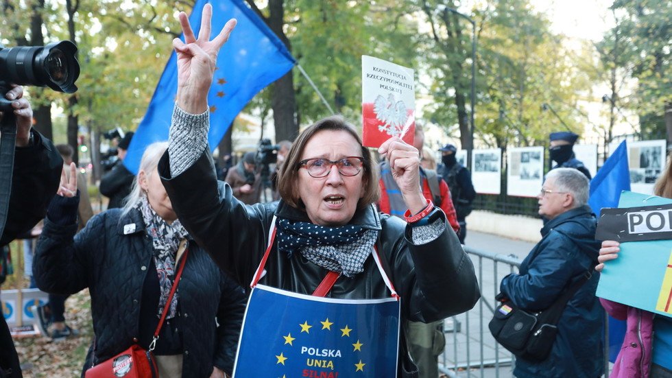 Polish court finds some EU Treaty articles unconstitutional, but ...