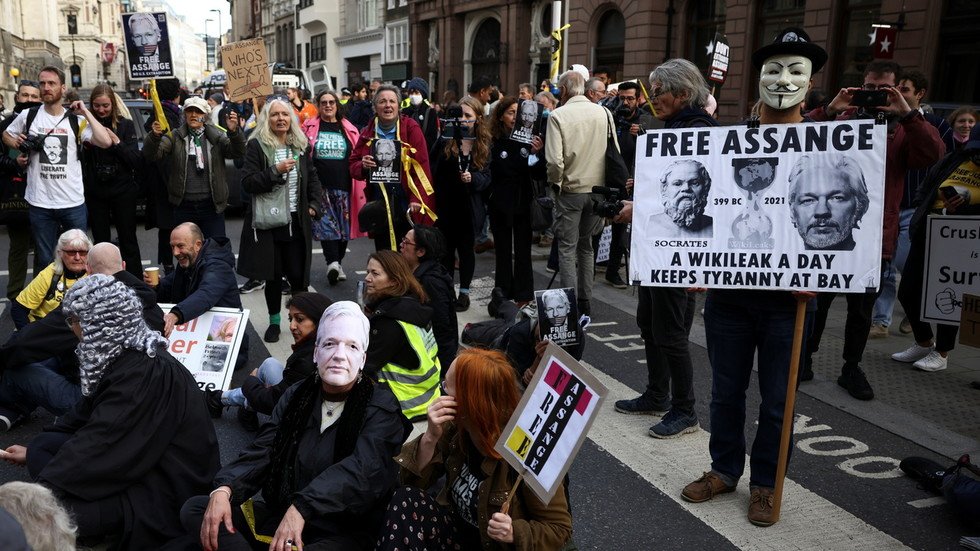 US appeal hearing to extradite Julian Assange concludes in UK High