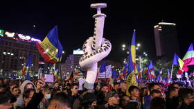 ‘Freedom without certificates!’ Thousands protest against Covid passports & planned vaccine mandate in Romania (VIDEOS)