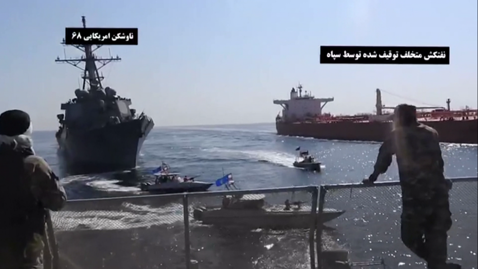 ВМС КСИР Ирана. Захват танкера Ираном. Крупнейший корабль ВМС Ирана затонул в Оманском заливе. Иран захват американского корабля.