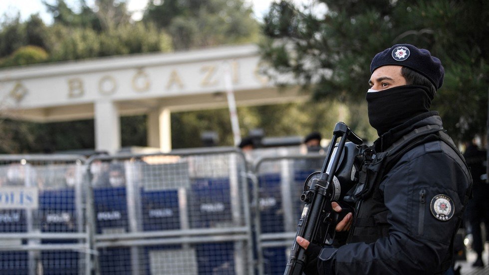 Turkey Arrests 7 For Alleged Ties To Exiled Cleric Ankara Blames For ...