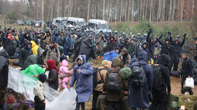 France defends Russia in Belarus border row