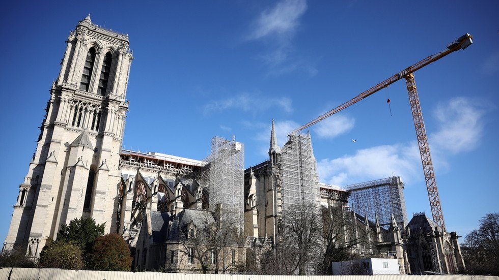 Notre-Dame redesign slammed as ‘kitsch’ to go on — RT World News