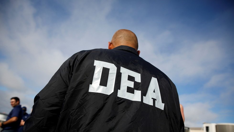 DEA Agent Sentenced For Conspiring With Drug Cartel & Stealing Millions ...