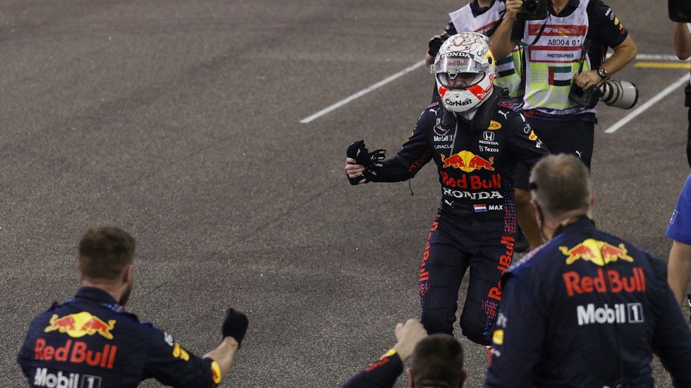 F1 chaos: What exactly happened during the crazy closing laps in Abu ...