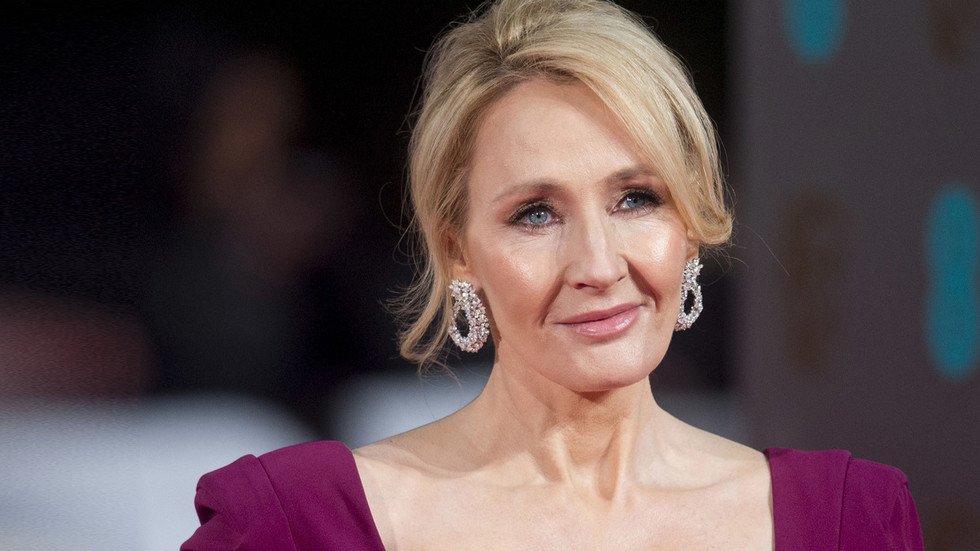 J.K. Rowling responds to police logging of male rapists as women — RT ...