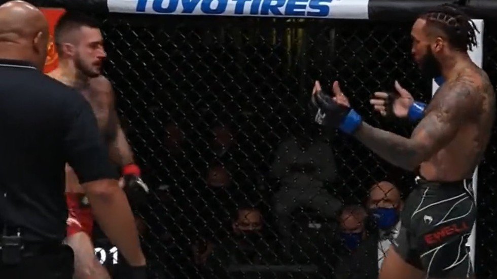 Asking For It Cocky Fighter Dropped By Kick After Taunting Rival