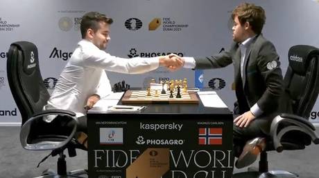 In European chess fight, Daniil Dubov proves a team player, brilliantly -  Washington Times